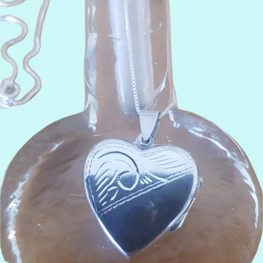 Sterling Silver Locket necklace Love heart. - Bluenoemi