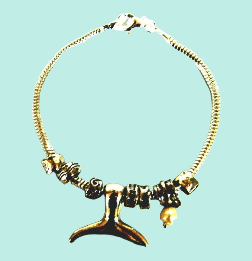 Sterling Silver Tail Whale Bracelet for woman, Pearls jewelry. - Bluenoemi