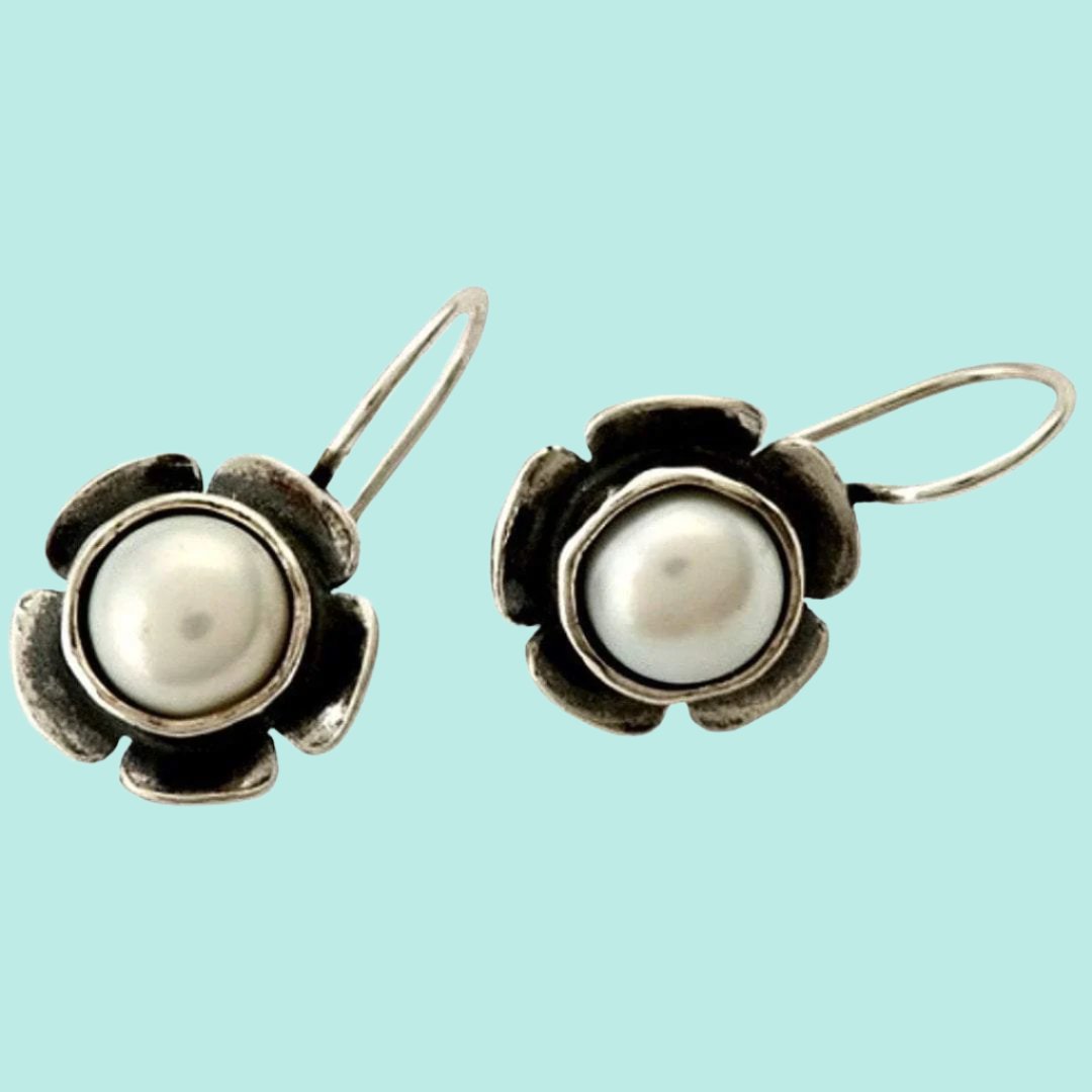 Pearl silver earrings / earrings for women / dangle earrings - Bluenoemi