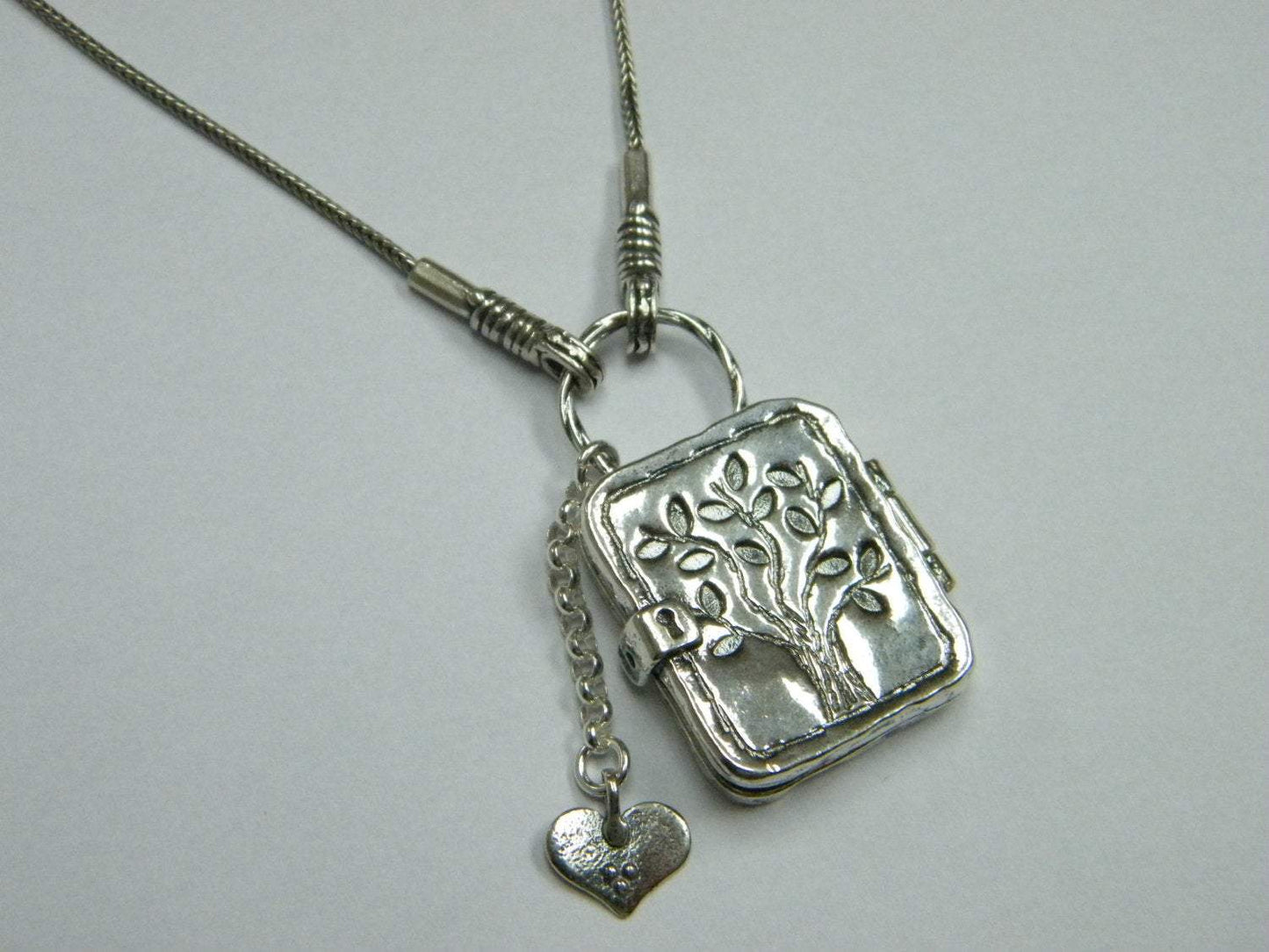 Sterling silver locket , engraved locket, charm heart jewelry - Bluenoemi