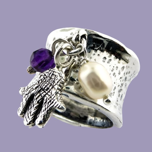 Silver hamsa ring for women with an amethyst and a a pearl - Bluenoemi