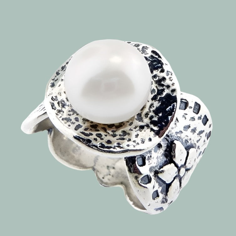 Sterling Silver ring for woman with a Pearl - Bluenoemi